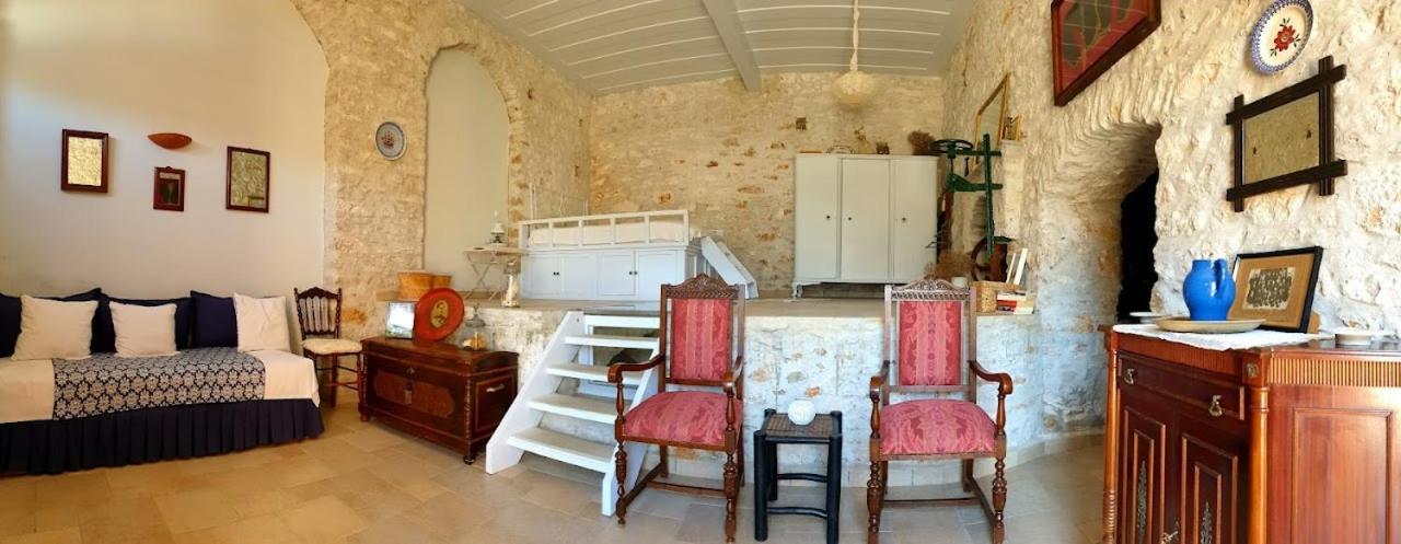 Traditional Seafront Apartment Sými Luaran gambar