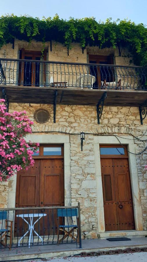 Traditional Seafront Apartment Sými Luaran gambar